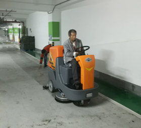 <b>嘉興某物業(yè)小區(qū)采購(gòu)我公司YH-860駕駛式洗地機(jī)</b>